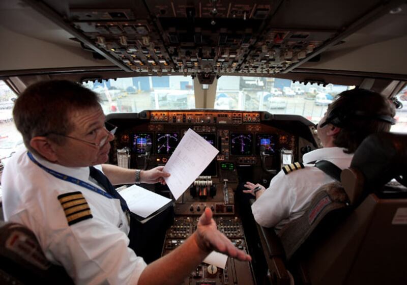 galleries/2010/04/07/dangerous-jobs/dangerous-joairplane-pilot_i1dlnt