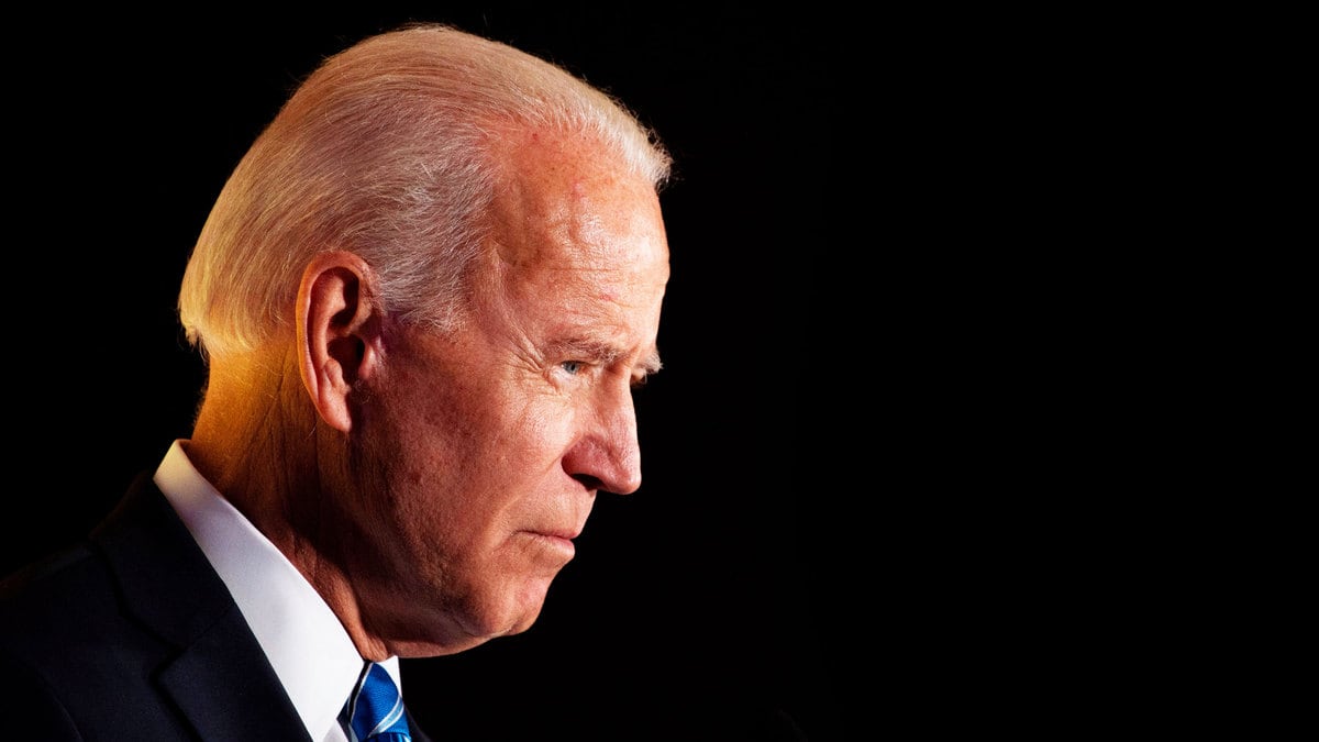 211215-Lewis-Biden-tease_xrlkk4