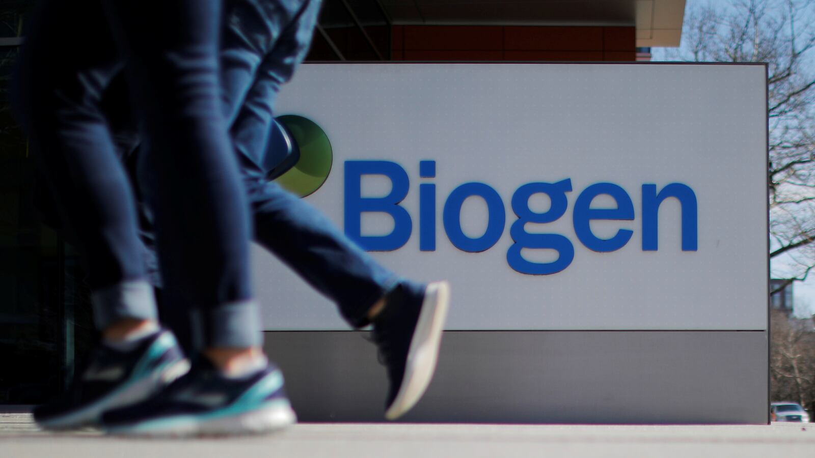 2020-03-09T000000Z_1294971442_RC2IGF9TSCB5_RTRMADP_3_HEALTH-CORONAVIRUS_emjayj