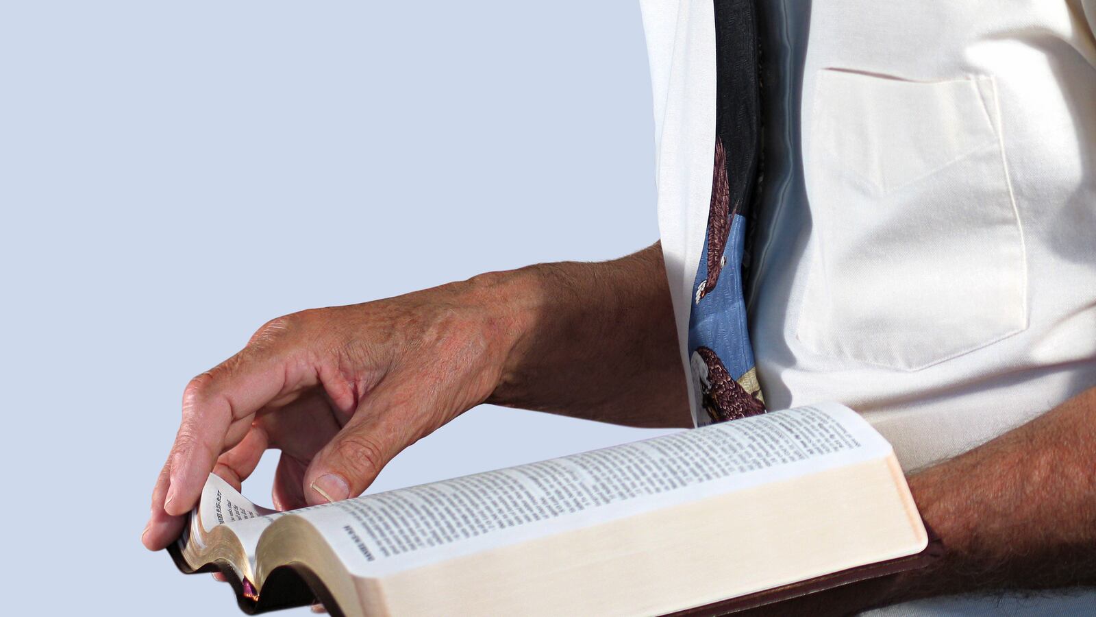 articles/2015/11/08/new-light-on-the-committee-whose-collective-genius-produced-the-king-james-bible/151107-nicolson-king-james-bible-tease_xclz8d