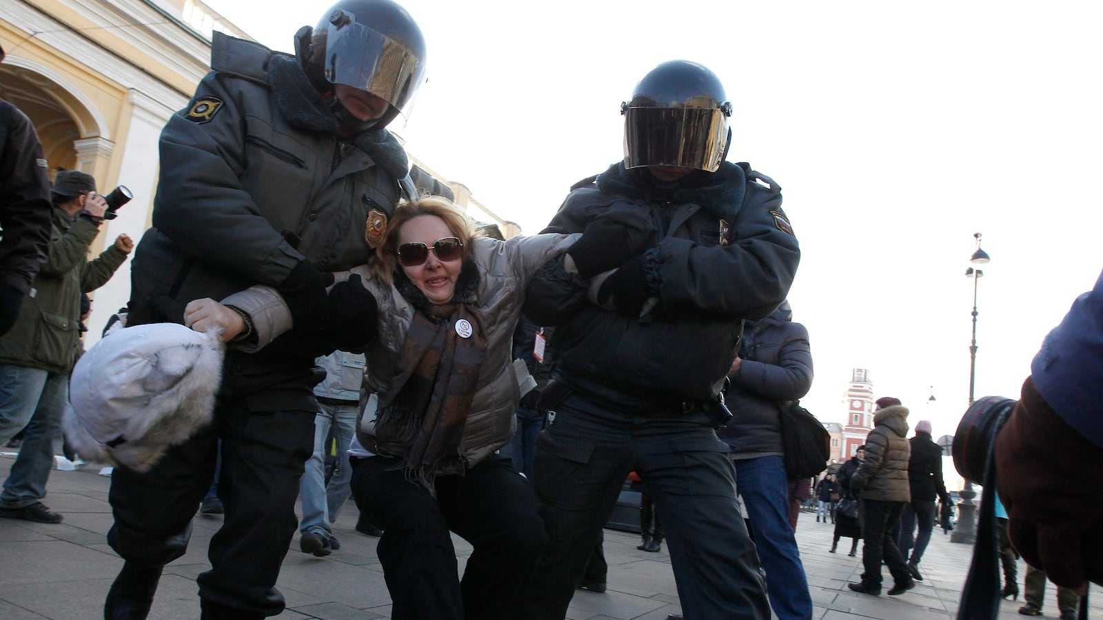 articles/2014/12/16/russians-exiles-organizing-to-oust-putin/141212-nemtsova-ukraine-tease_z9o8im