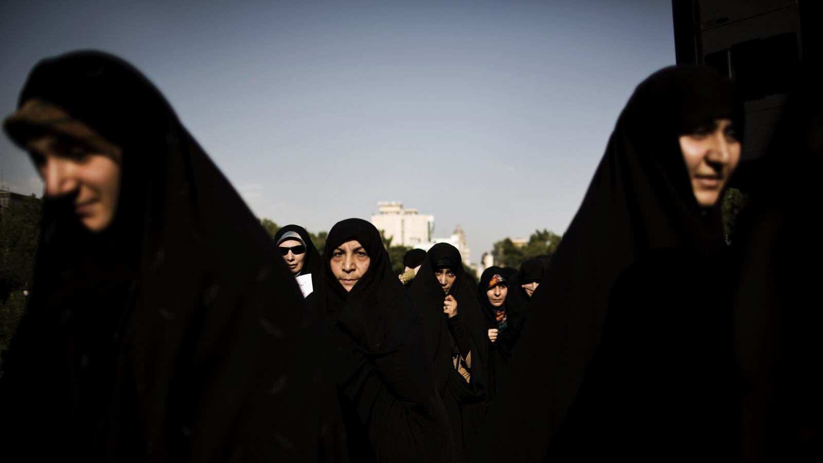 articles/2014/07/25/the-iranian-islamic-fundamentalist-s-handbook-on-sex-in-the-west/140725-iranwire-mullahs-tease_kdgn2q