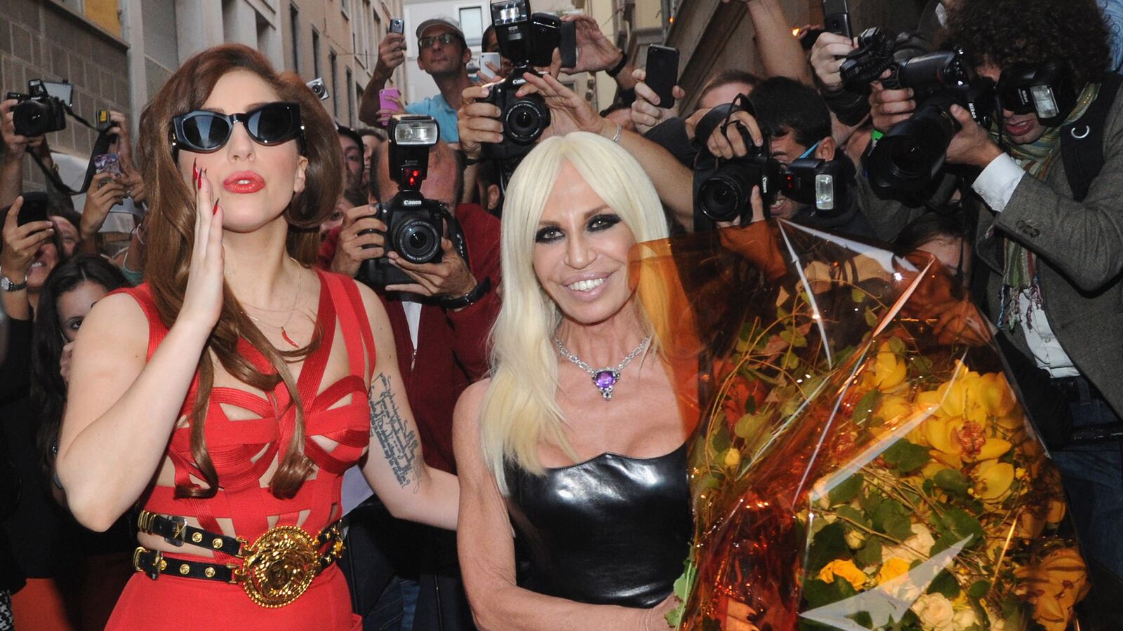 articles/2013/11/13/see-the-sneak-peek-of-kate-moss-playboy-debut-is-lady-gaga-the-new-face-of-versace/131113-gaga-versace-fashion-cheat_lq37fe