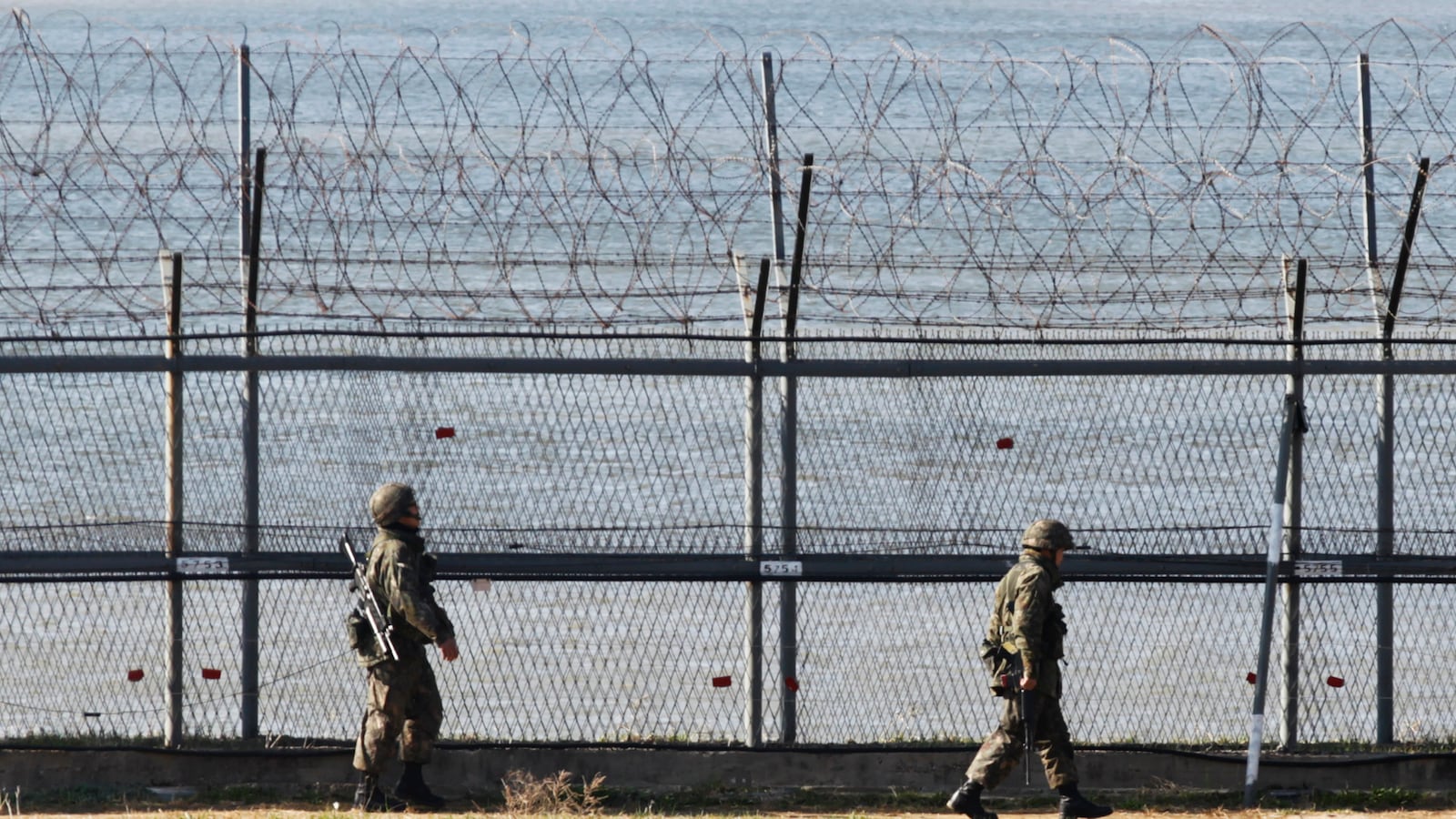 2013-04-07T120000Z_813456427_GM1E947193T01_RTRMADP_3_KOREA-NORTH_yjetsi