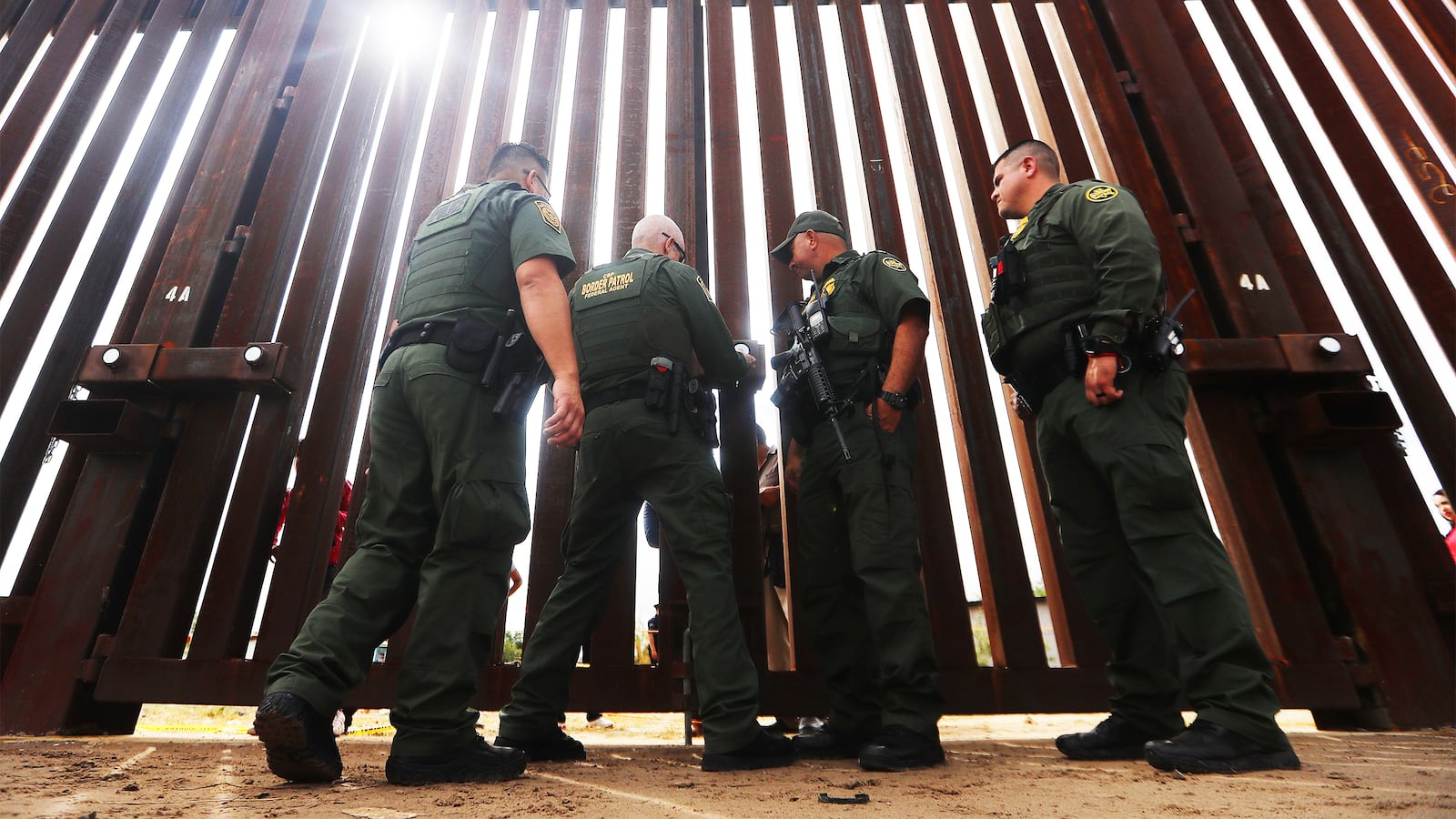 181111-glawe-border-tease_oi9exf