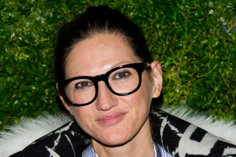 articles/2013/05/24/jenna-lyons-will-not-wear-google-glass-un-backs-woman-who-sued-prada-japan-for-sexual-discrimination/130524-lyons-glasses-cheat_tpzibd