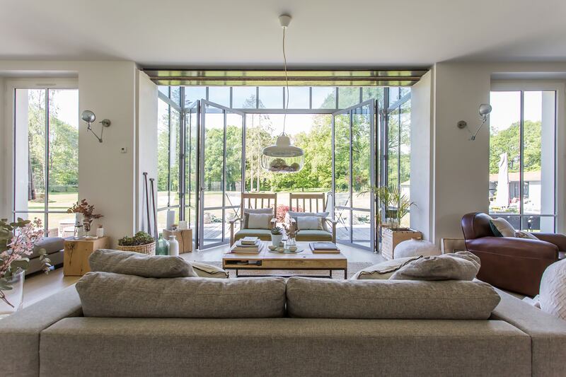 180204-mcnearney-omg-i-want-this-house-france-18-02_xoxh31