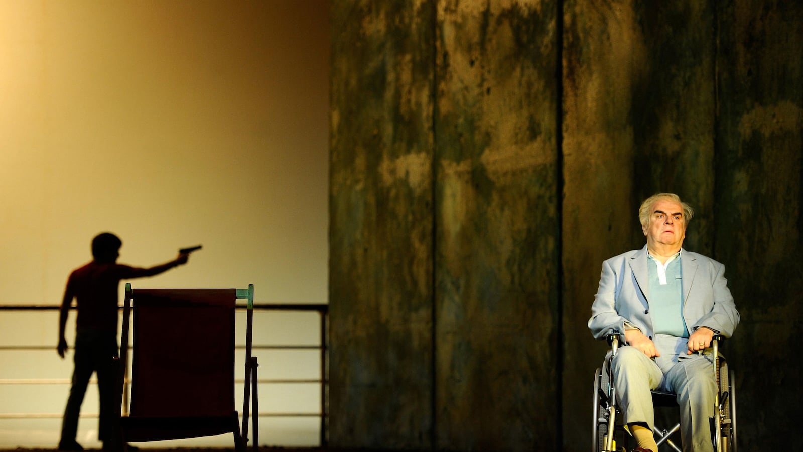 cheats/2014/10/20/former-nyc-mayor-protests-met-opera/141020-klinghoffer-cheat_e41fio