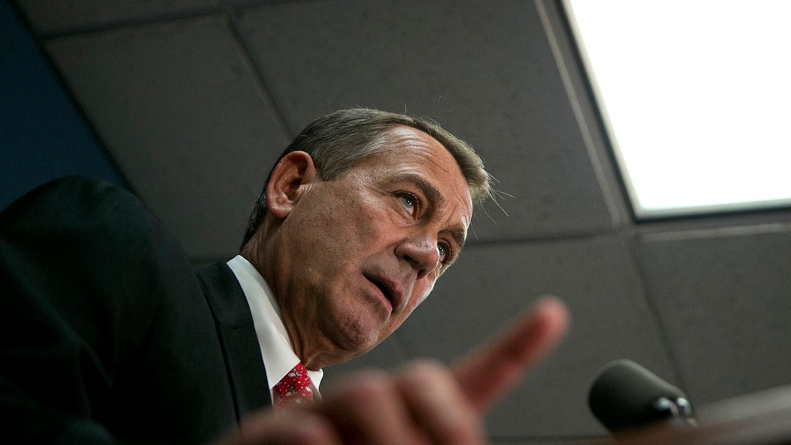 articles/2012/12/21/as-gop-sinks-plan-b-obama-should-tune-out-his-own-party-s-doubters/fiscal-cliff-column-shrum-tease_h032wh