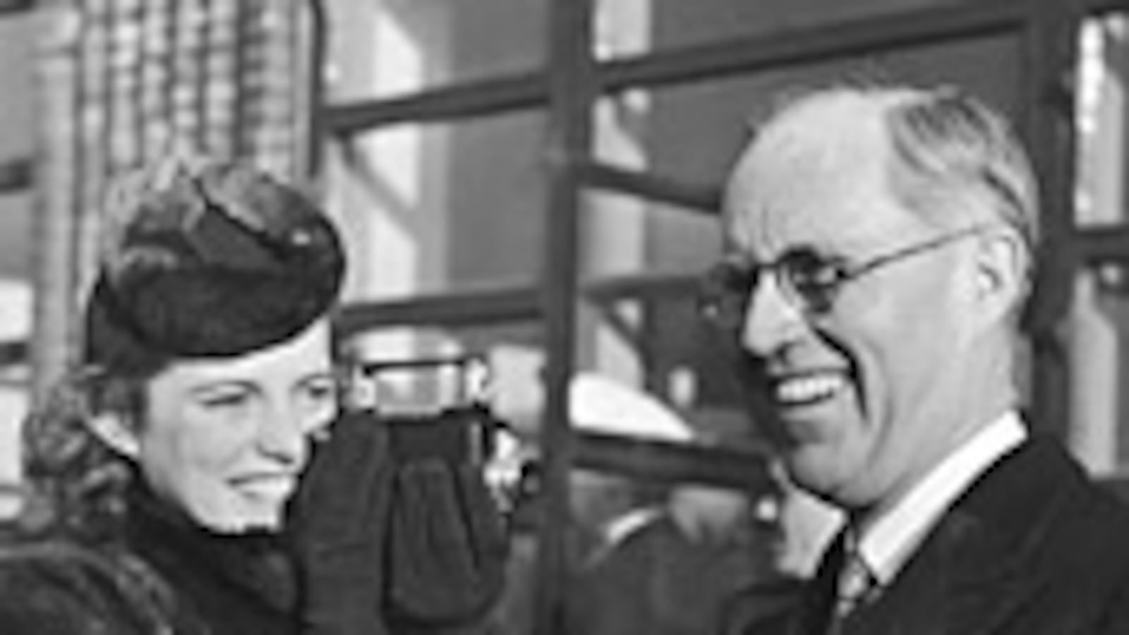 articles/2009/02/04/joe-kennedys-hollywood-fling/korda-kennedy_12803_lbs2pi