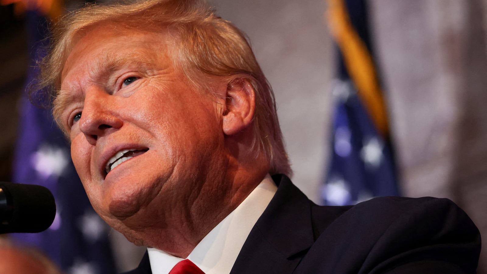 2023-01-30T210939Z_740041020_RC2XZY9OC4OA_RTRMADP_3_USA-TRUMP-NEW-YORK_efv0sm