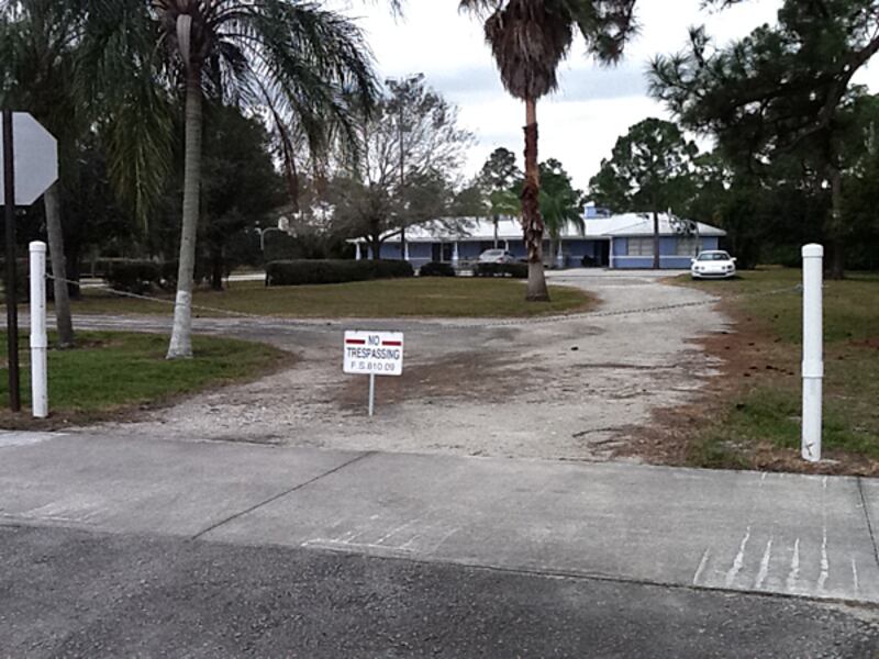 galleries/2012/01/19/casey-anthony-s-palm-city-hideout/casey-anthony-town-blue-house_tytfgz