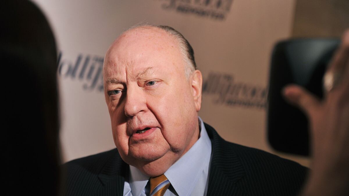cheats/2012/10/19/ailes-signs-4-year-deal-with-fox/white-house-guest-log-ailes_xrxoih