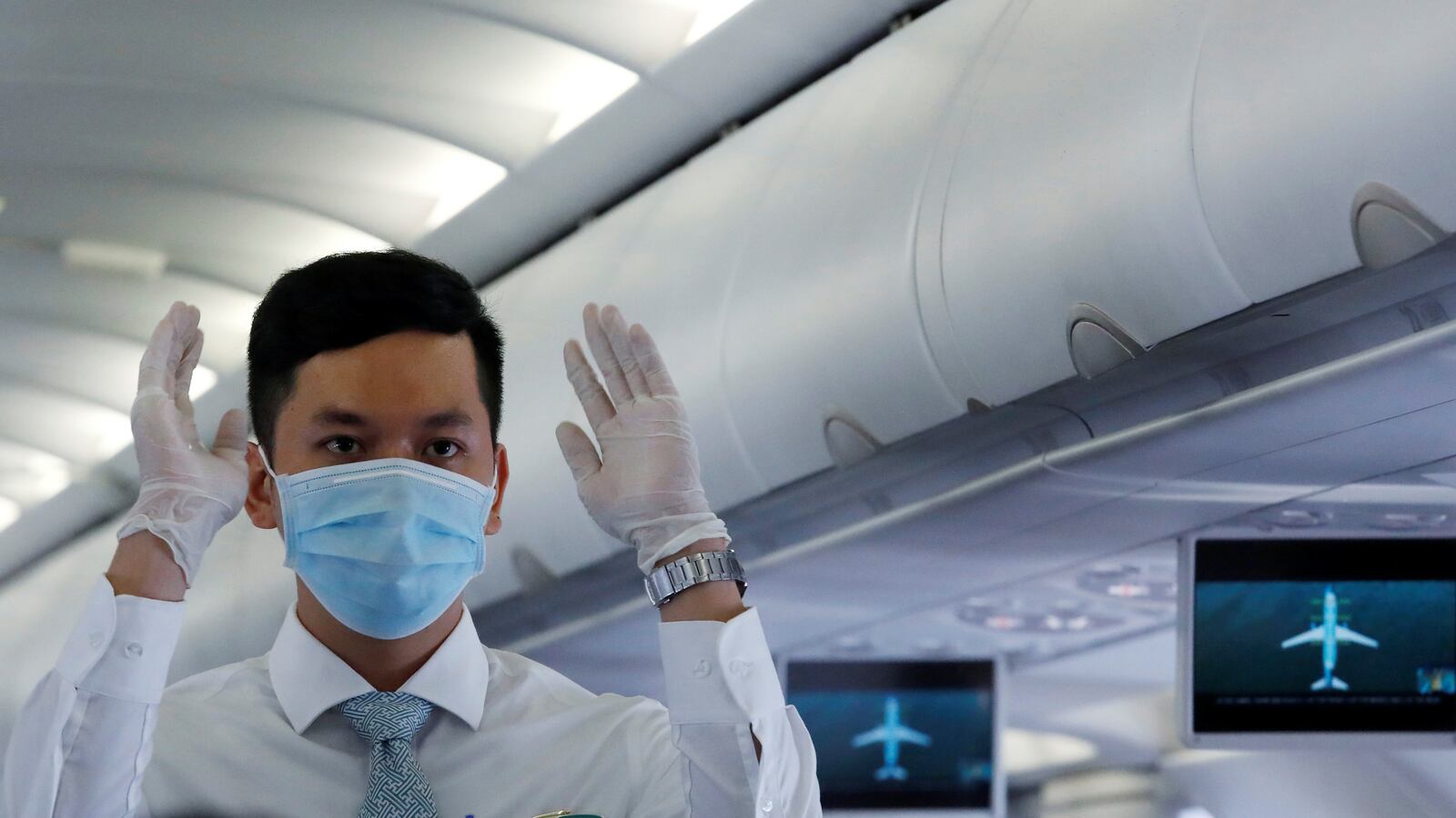 2020-02-23T124414Z_1016215107_RC2C6F9UYSV4_RTRMADP_3_CHINA-HEALTH-VIETNAM_bpfues