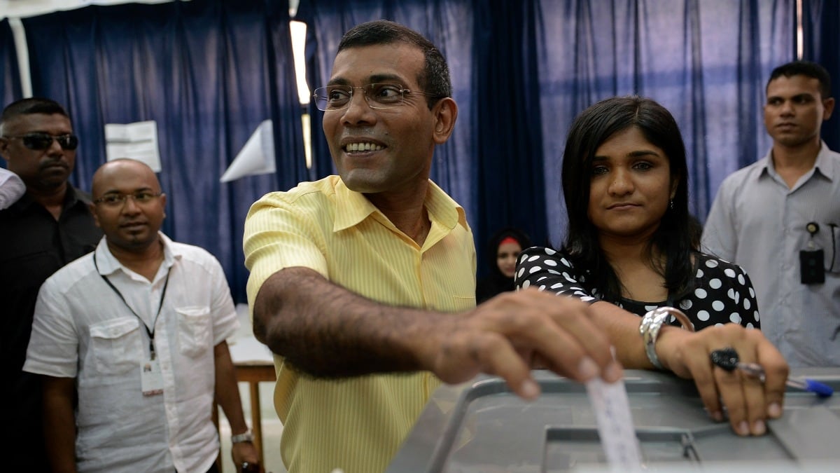 cheats/2015/02/22/ex-prez-of-maldives-arrested/150222-maldives-president_xl2nfd