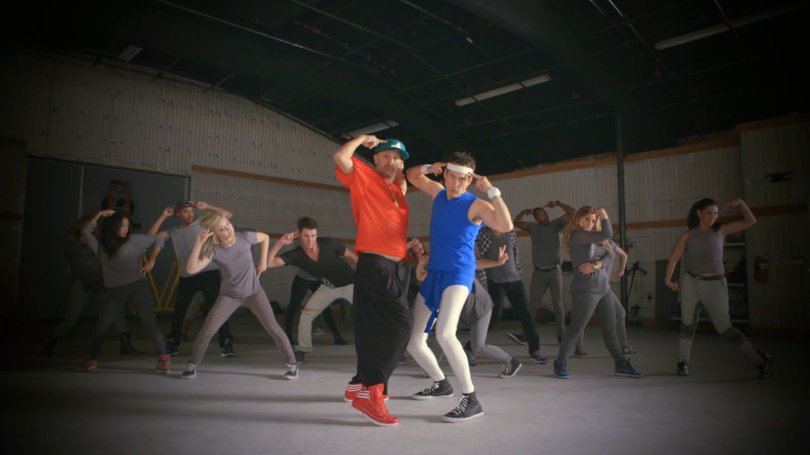 articles/2013/09/24/comedians-for-diplomacy-give-peace-a-dance/maz-elon-dance-openz_tqamel