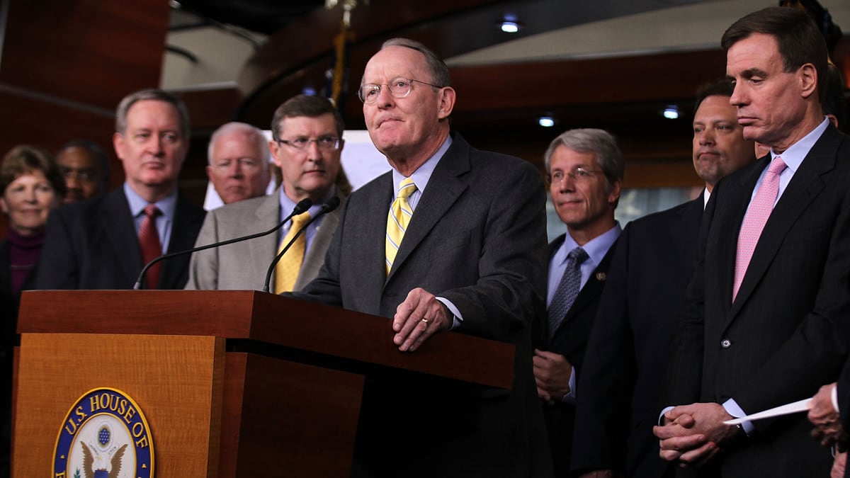 articles/2011/11/17/michael-tomasky-super-committee-shows-gop-is-taking-hostages-again/lamar-alexander-supercommittee-tomasky_jhuimq