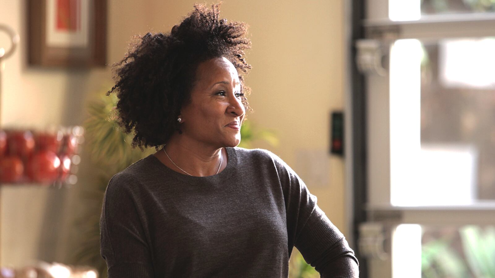 articles/2016/10/04/drinking-rules-wanda-sykes/161003-Rothbaum-Wanda-Sykes-drink-food-tease_k3qsbe