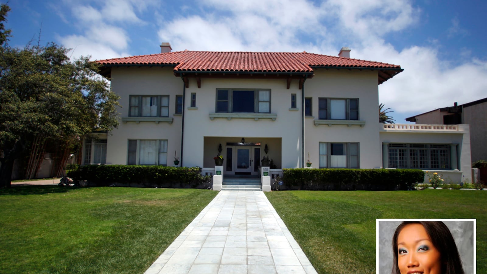 cheats/2011/11/02/ceo-shacknai-s-mansion-sells/shacknai-zahau-black-tease_ymaawx