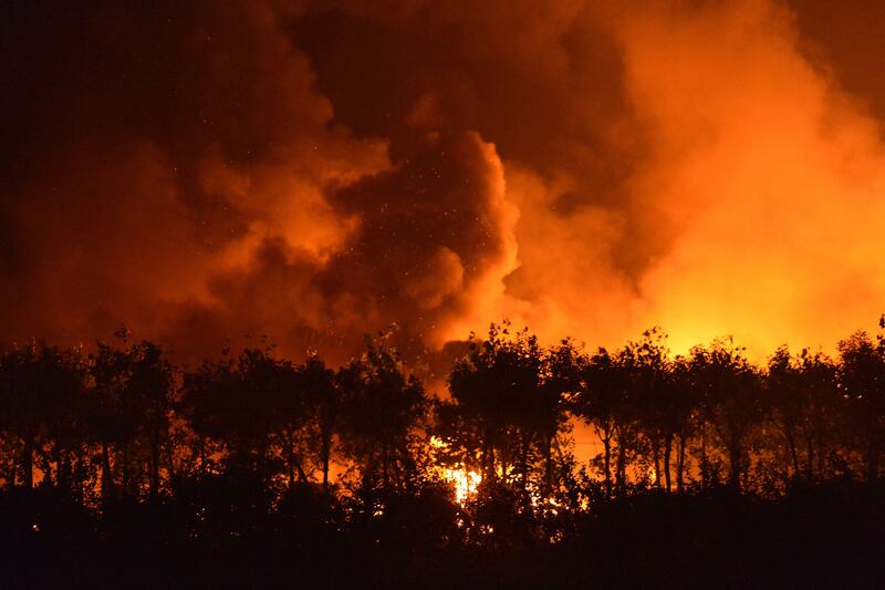 galleries/2015/08/13/tianjin-explosions-devastate-chinese-port-photos/150813-china-explosion-01_ewkpbt