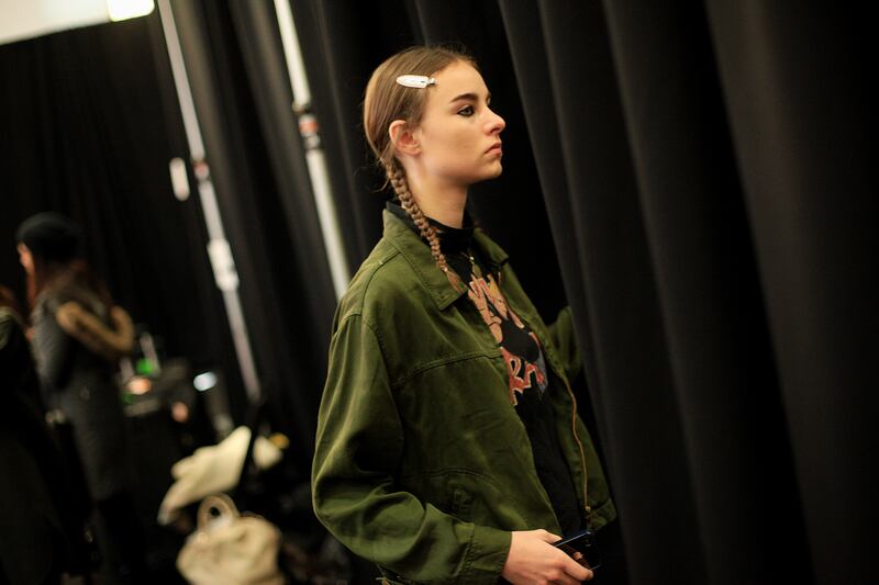 galleries/2014/02/12/backstage-at-marc-by-marc-jacobs-new-york-fashion-week-2014-photos/marcjacobs-2_pkfdx3
