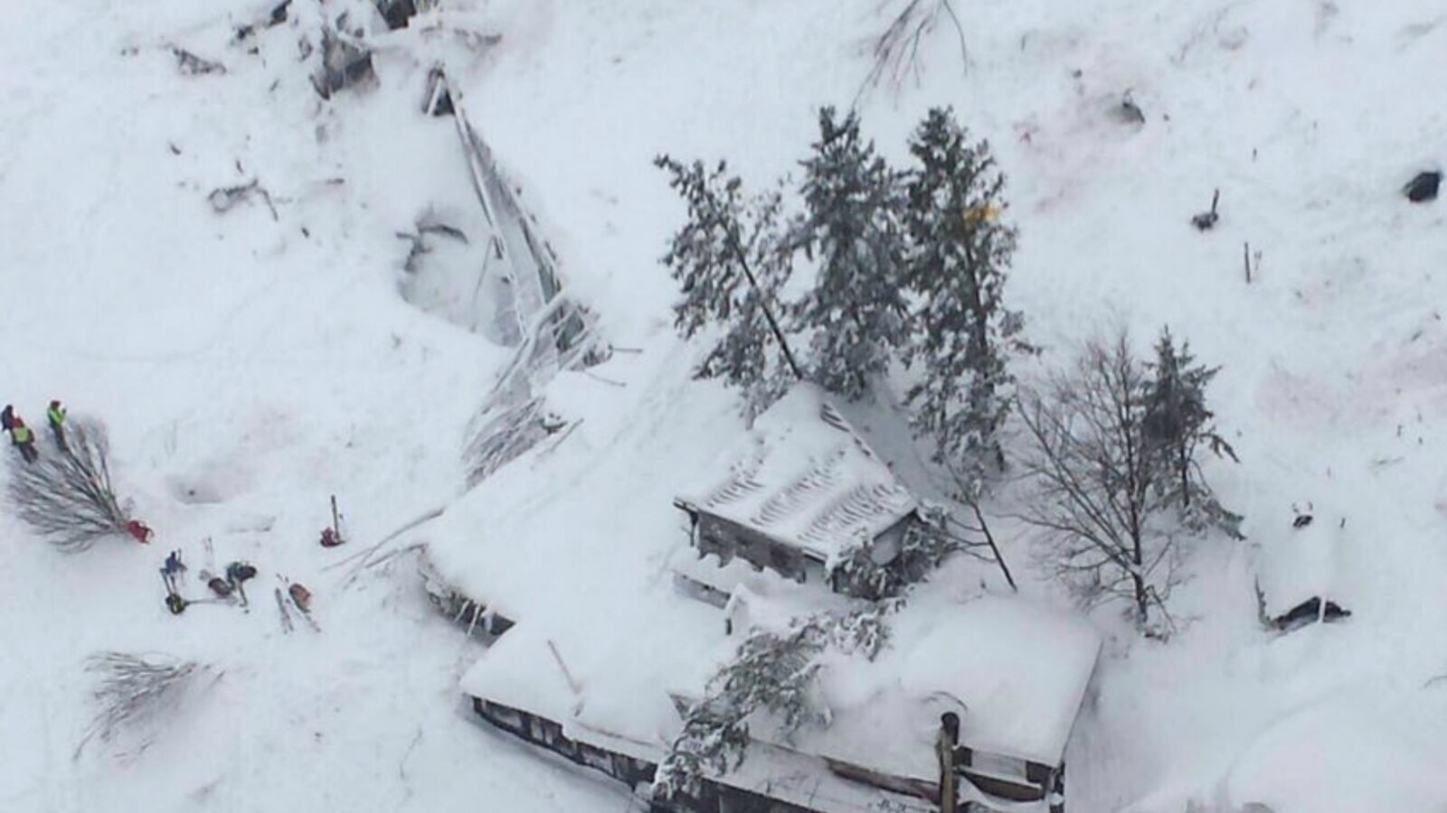 cheats/2017/01/19/many-dead-as-avalanche-buries-italian-hotel/170119-avalanche-italy-cheat_rljaja