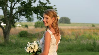 galleries/2010/07/27/oscar-vs-vera/chelsea-wedding-gowns---bush_tyfd9n