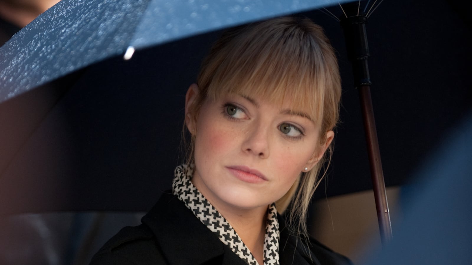 articles/2012/06/26/emma-stone-on-the-amazing-spider-man-andrew-garfield-more/emma-stone-stern-interview-teaser_iwr7xr