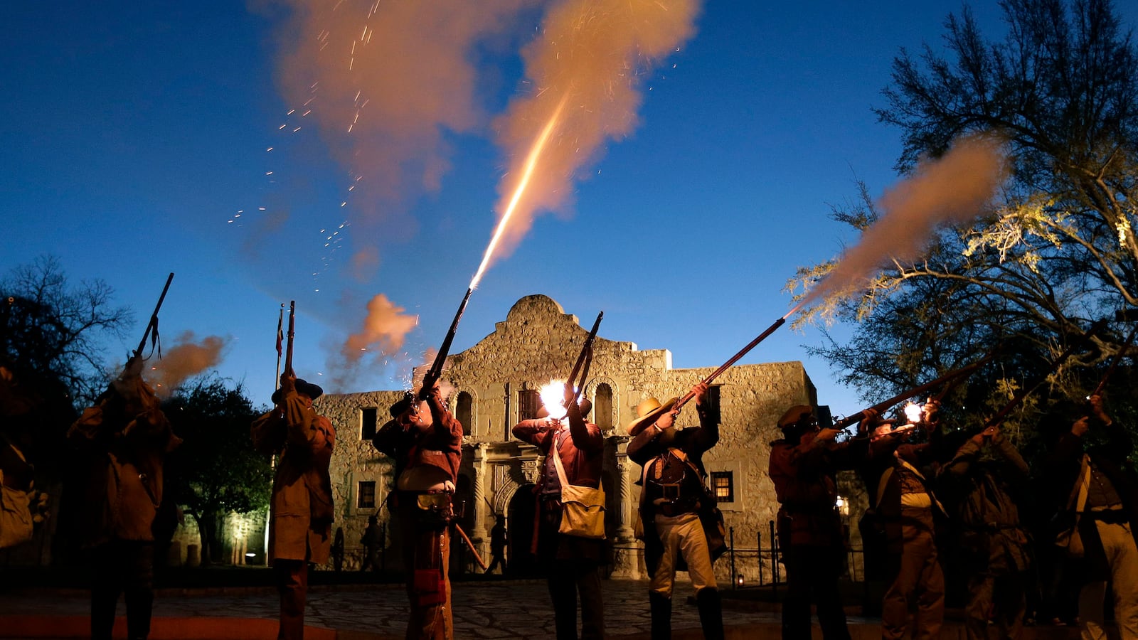 articles/2013/10/02/house-republicans-refuse-to-surrender/130309-week-in-photos10_o3wqjv