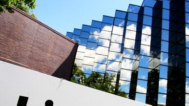 articles/2011/05/17/is-linkedins-initial-public-offering-a-rip-off/rivlin-linkedin_181207_vtfxai