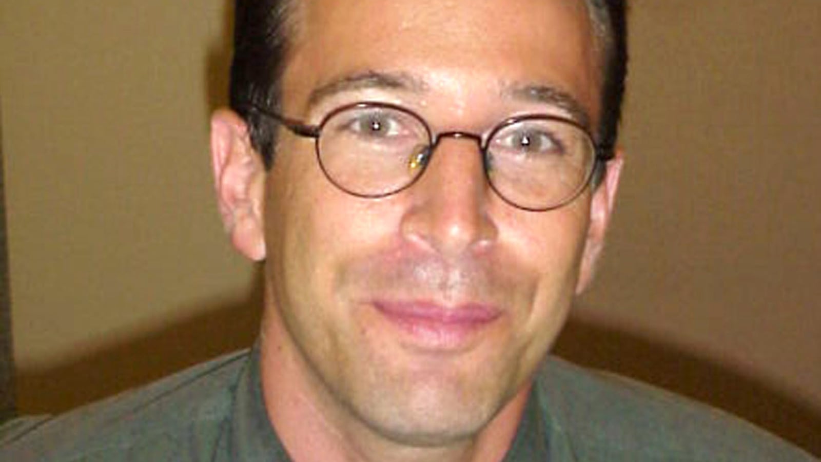 2002-02-21T120000Z_2011911496_PBEAHUKTZBU_RTRMADP_3_PEARL_tqnhvh