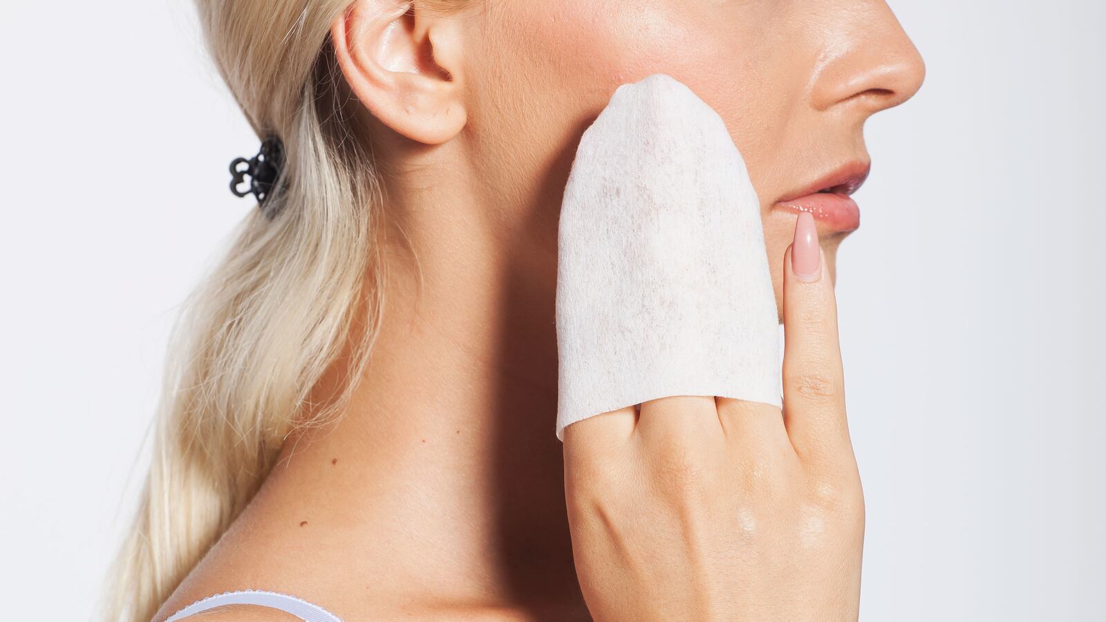 200311-demopoulous-wipes-tease_g23rwg