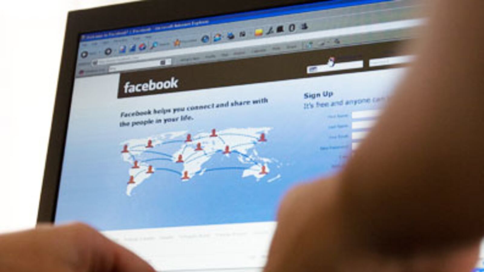 cheats/2010/11/18/pastor-orders-church-off-facebook/sarlin-facebook_50475_vqugcd