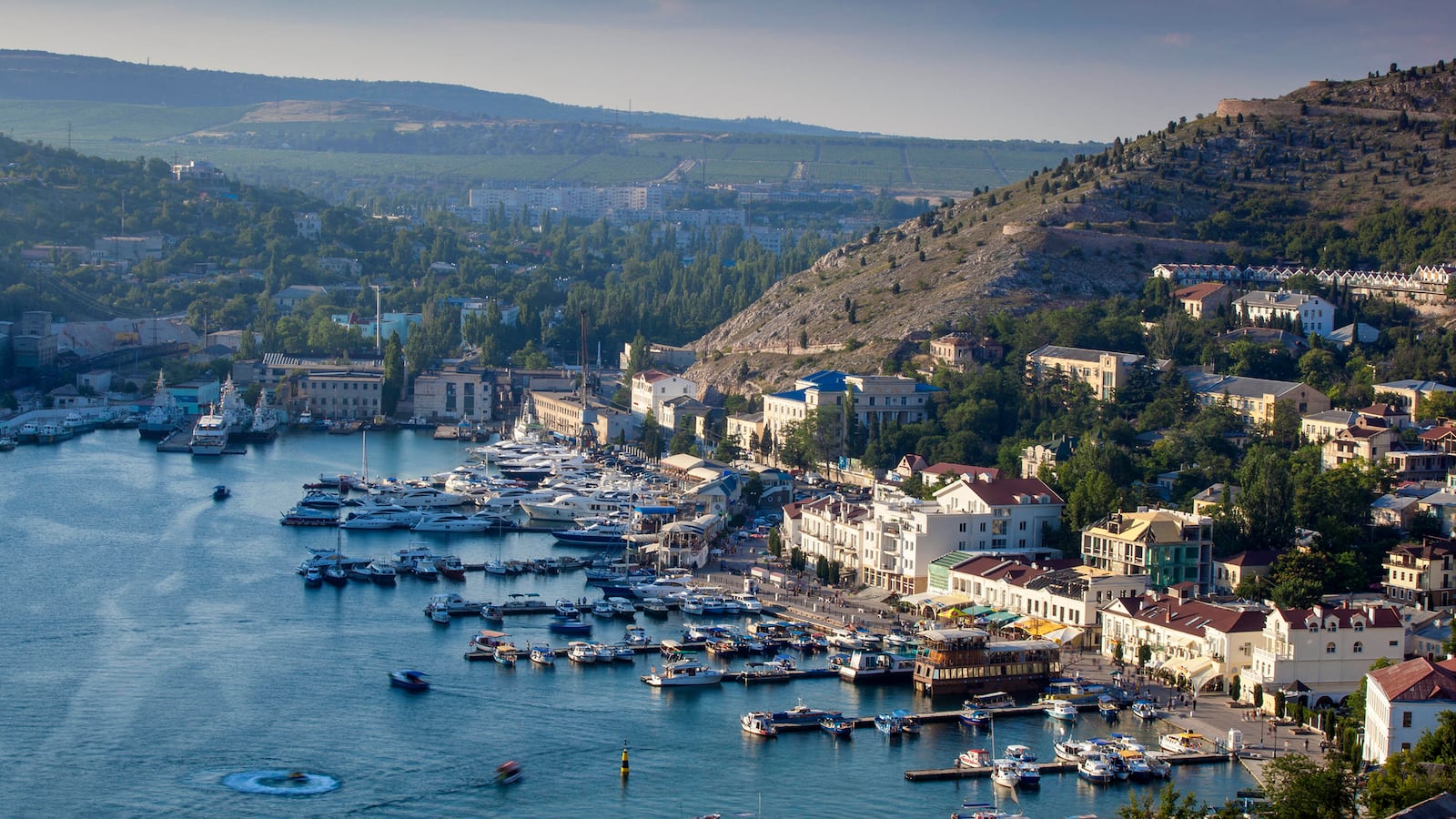 191127-nemtsova-crimea-tease_joeh1y