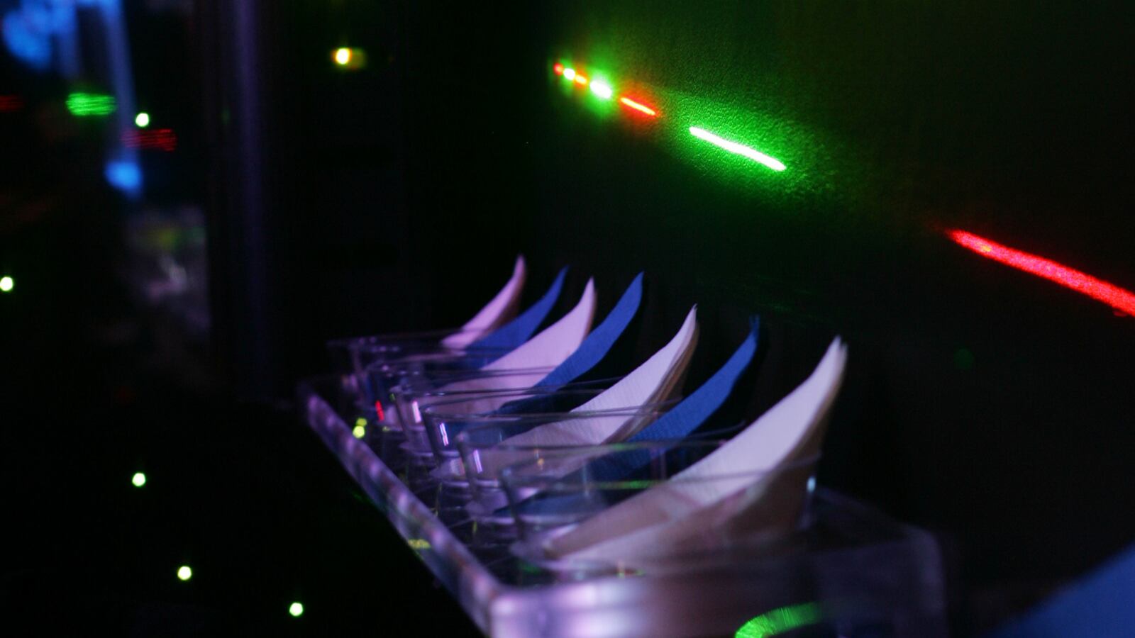 2006-02-20T120000Z_1493262804_GF1DRZIXYMAA_RTRMADP_3_PARTY-BUS_zmwuzq