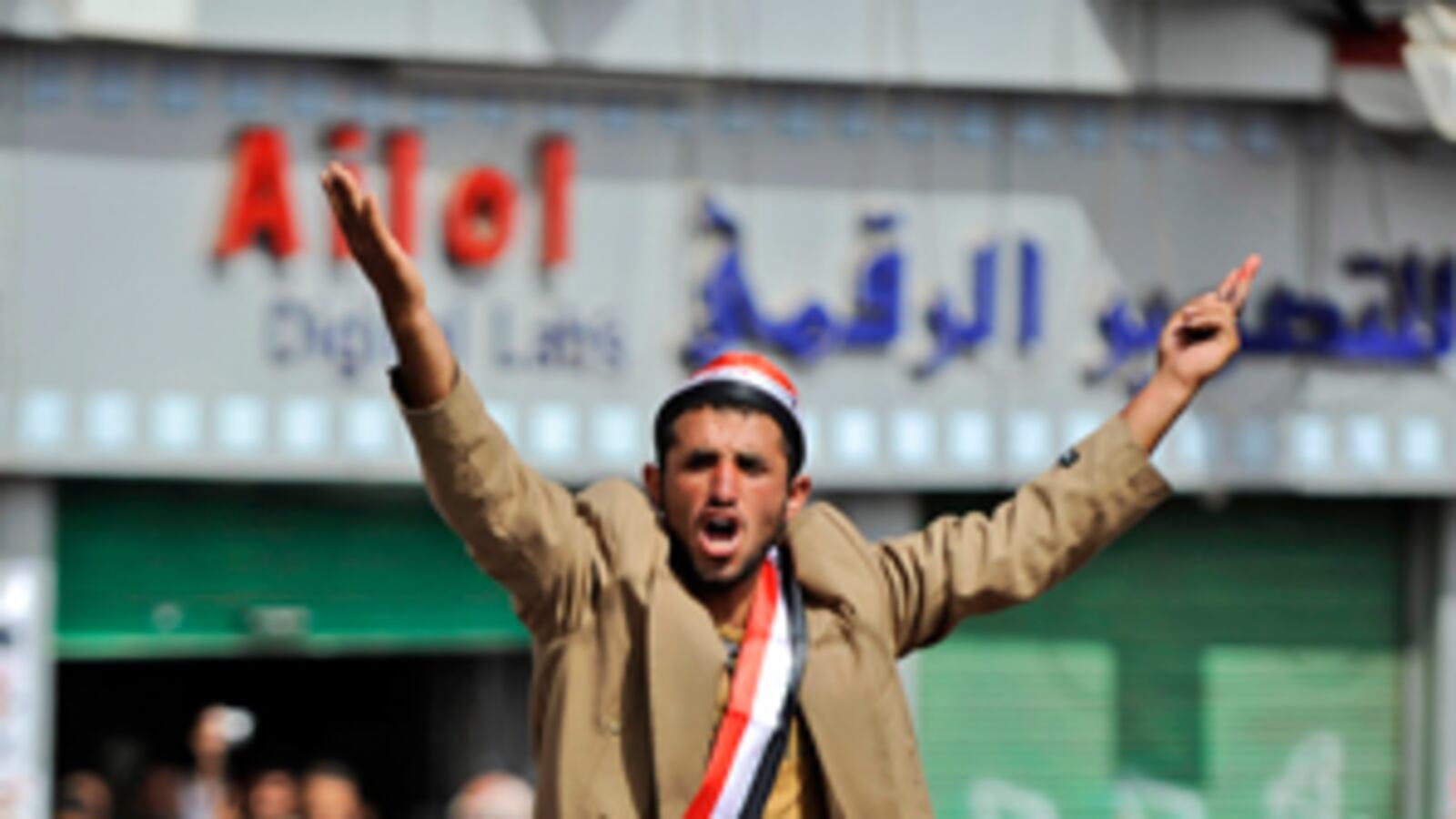 cheats/2011/03/21/army-commanders-defect-in-yemen/yemen-protests-2_rdfdrd