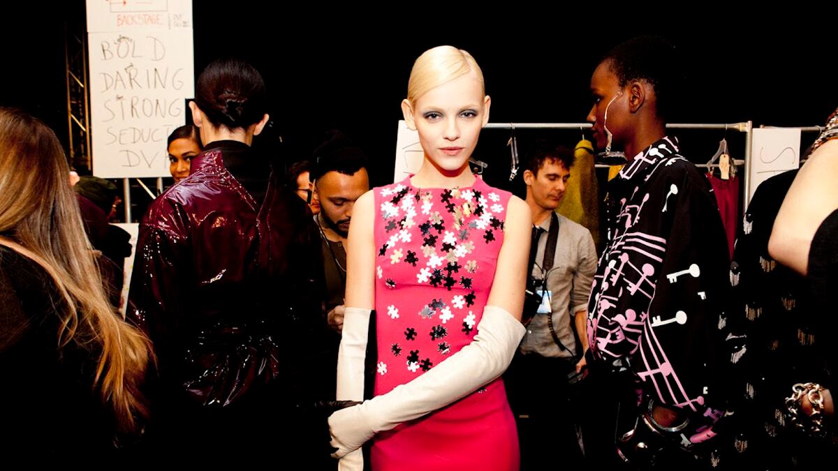 articles/2012/02/17/new-york-fashion-week-top-trends-round-up/fashion-week-wrap-tease_ofkisc