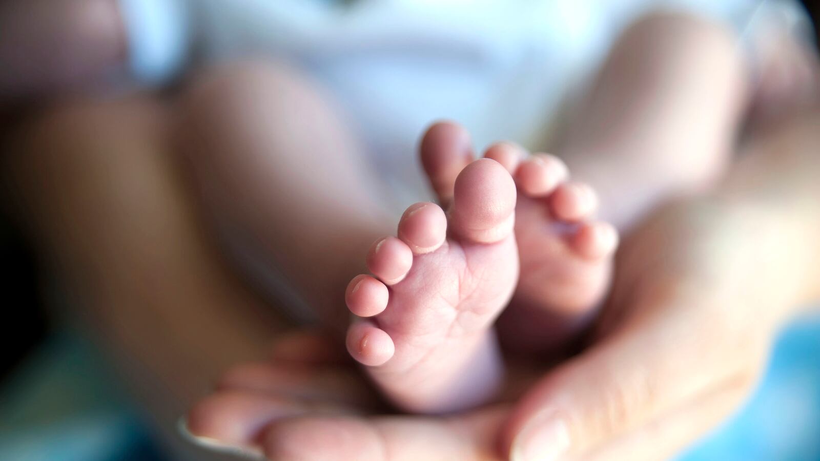 articles/2015/06/17/mom-s-abortion-switcheroo-for-gay-pal/150617-Kelemen-abortion-tease_y86qku