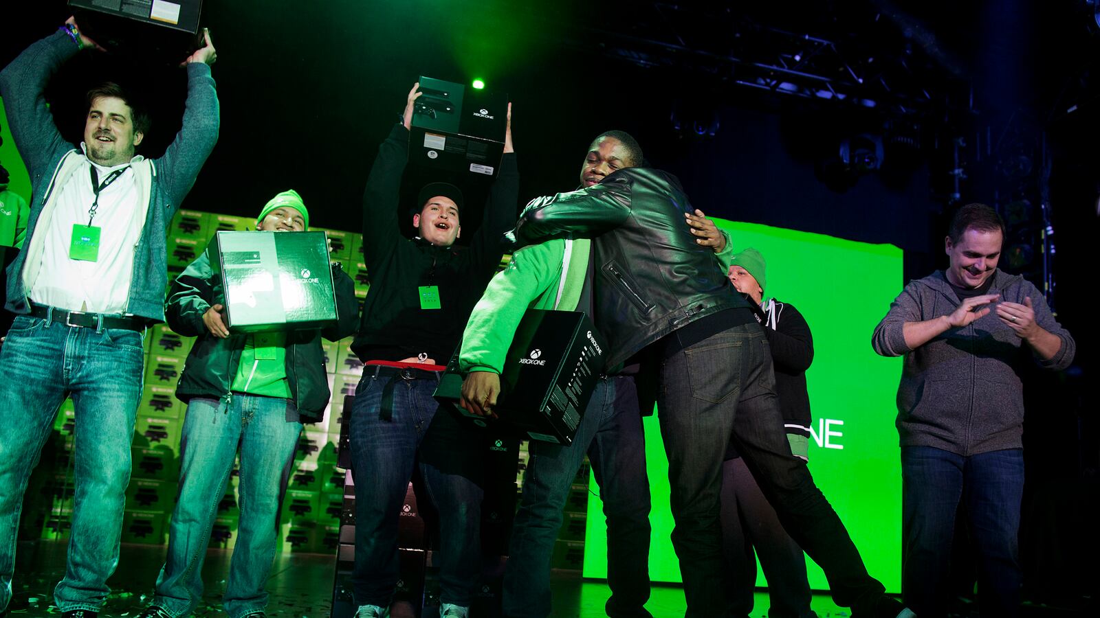 cheats/2013/11/23/xbox-one-sells-1m-units-in-24-hrs/131123-xbox-cheat_fuvrpj