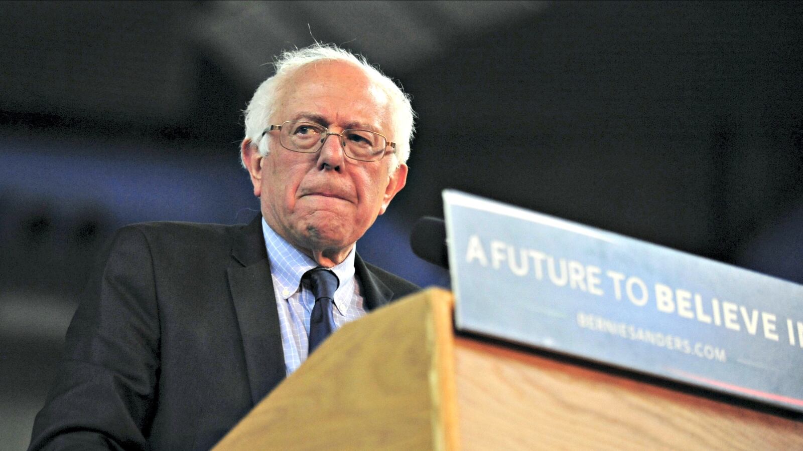 cheats/2016/04/04/sanders-and-clinton-agree-to-ny-debate/160331-bernie-sanders-cheat_ycyuew