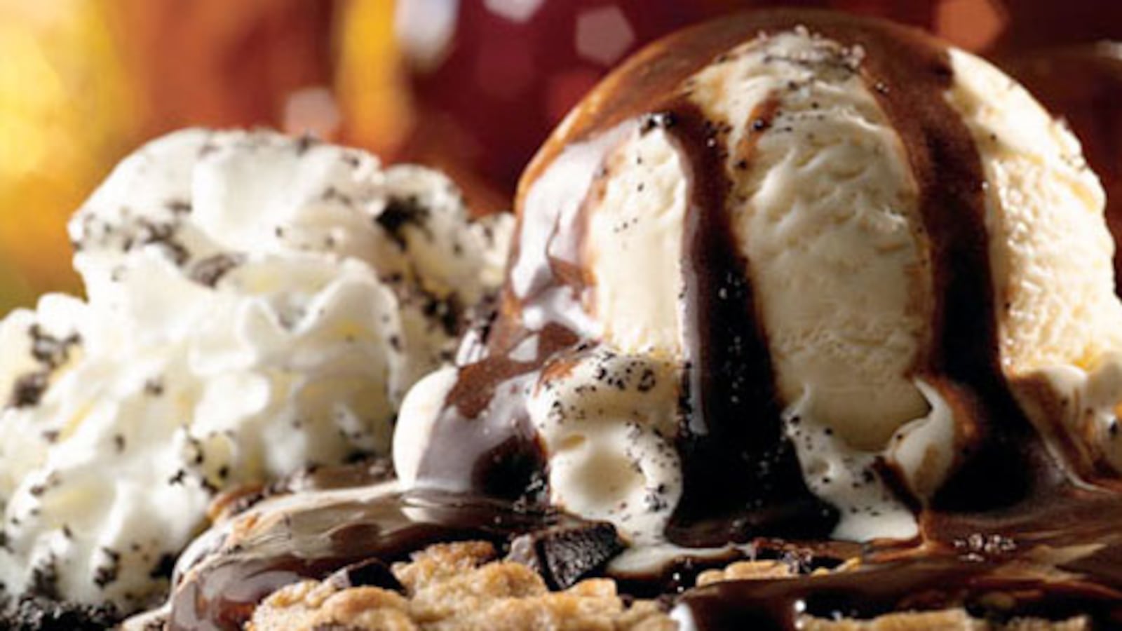 galleries/2010/06/06/40-desserts-that-can-kill-you/worst-desserts---applebees-chocolate-chip-cookie-sundae_zxupx1