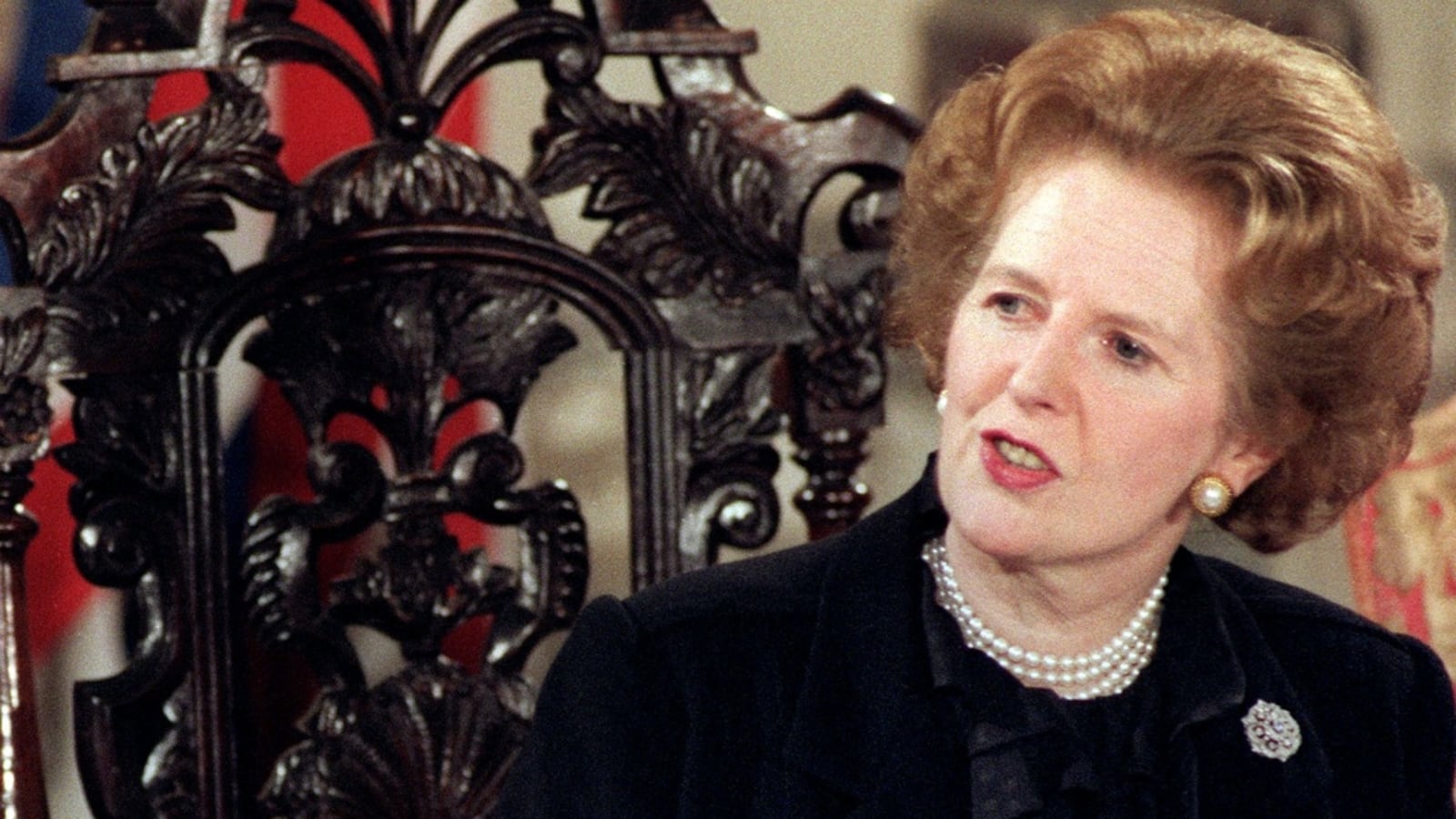 articles/2012/01/12/hitchens-on-thatcher/Thatcher-Hitchens-3_slaphz