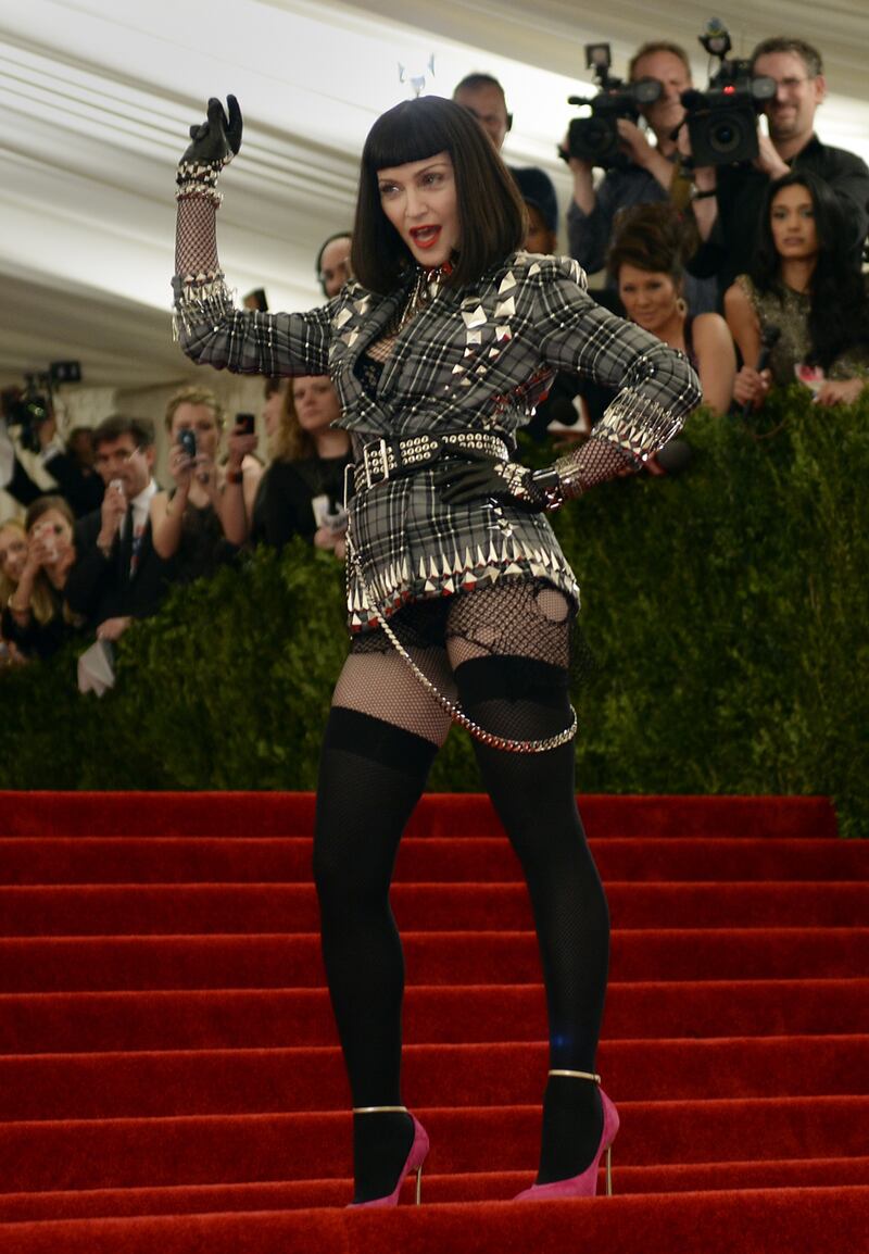 galleries/2013/05/06/met-gala-2013-red-carpet-gallery-photos/130506-met-gala-Madonna_j9hhhs