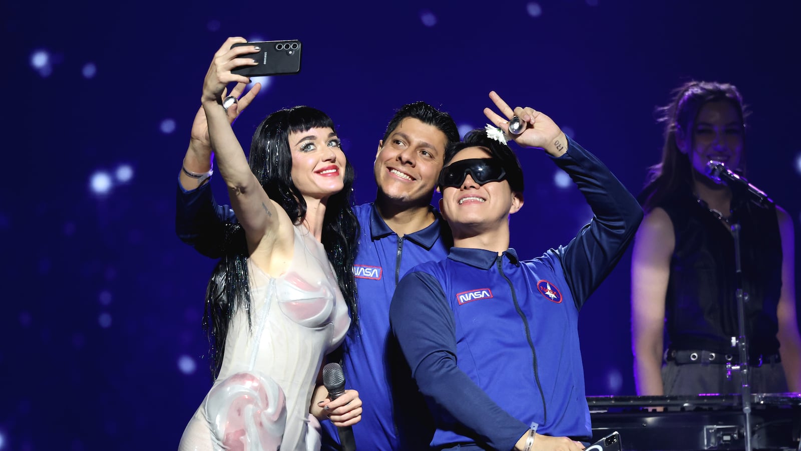 MEXICO CITY, MEXICO - APRIL 23: Katy Perry takes a selfie with fans onstage during the Katy Perry The Lifetimes Tour 2025 at CDMX Arena on April 23, 2025 in Mexico City, Mexico. (Photo by Kevin Mazur/Kevin Mazur/Getty Images for Katy Perry)