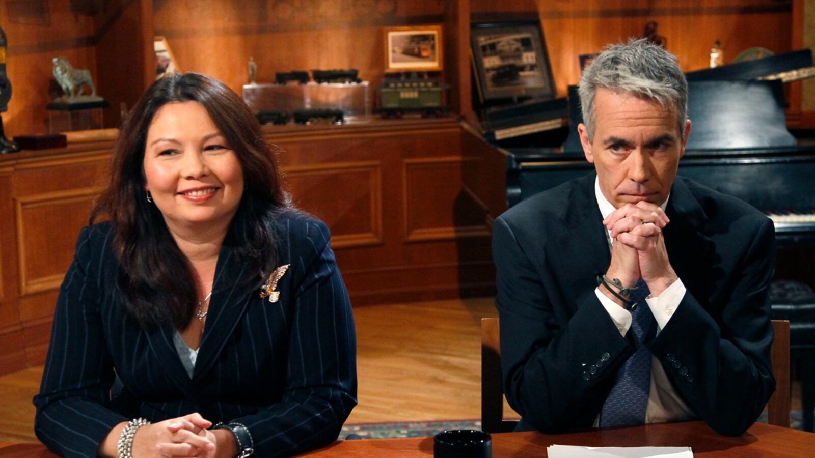 articles/2012/11/05/joe-walsh-vs-tammy-duckworth-yelps-lies-and-tough-talk-in-illinois-house-showdown/duckworth-v-walsh-chicago-suburbs-grove_zc0kqh