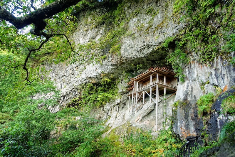 190908-crossley-baxter-japanese-hike-embed-1_efdxov