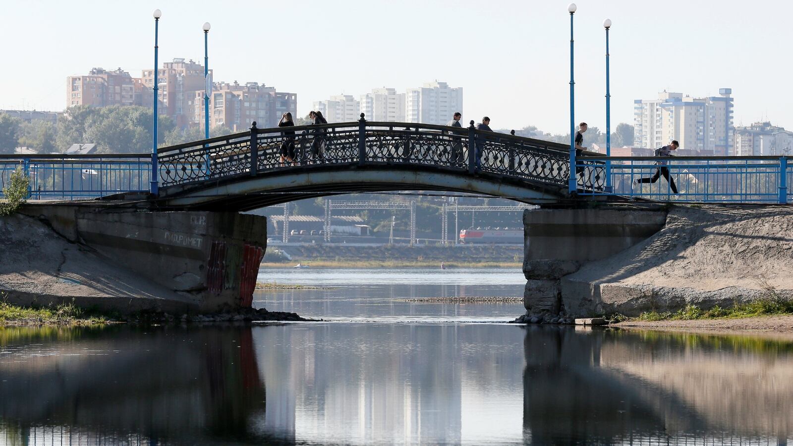 cheats/2016/12/19/49-dead-in-siberia-after-drinking-bath-oil/161218-siberia-deaths-cheat_ej7xh7