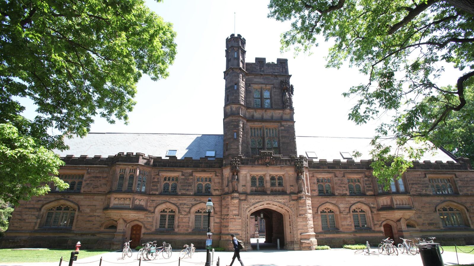 cheats/2013/06/11/princeton-evacuated-after-bomb-threat/130421-witw-princeton-mom-cheat_uzkqsh