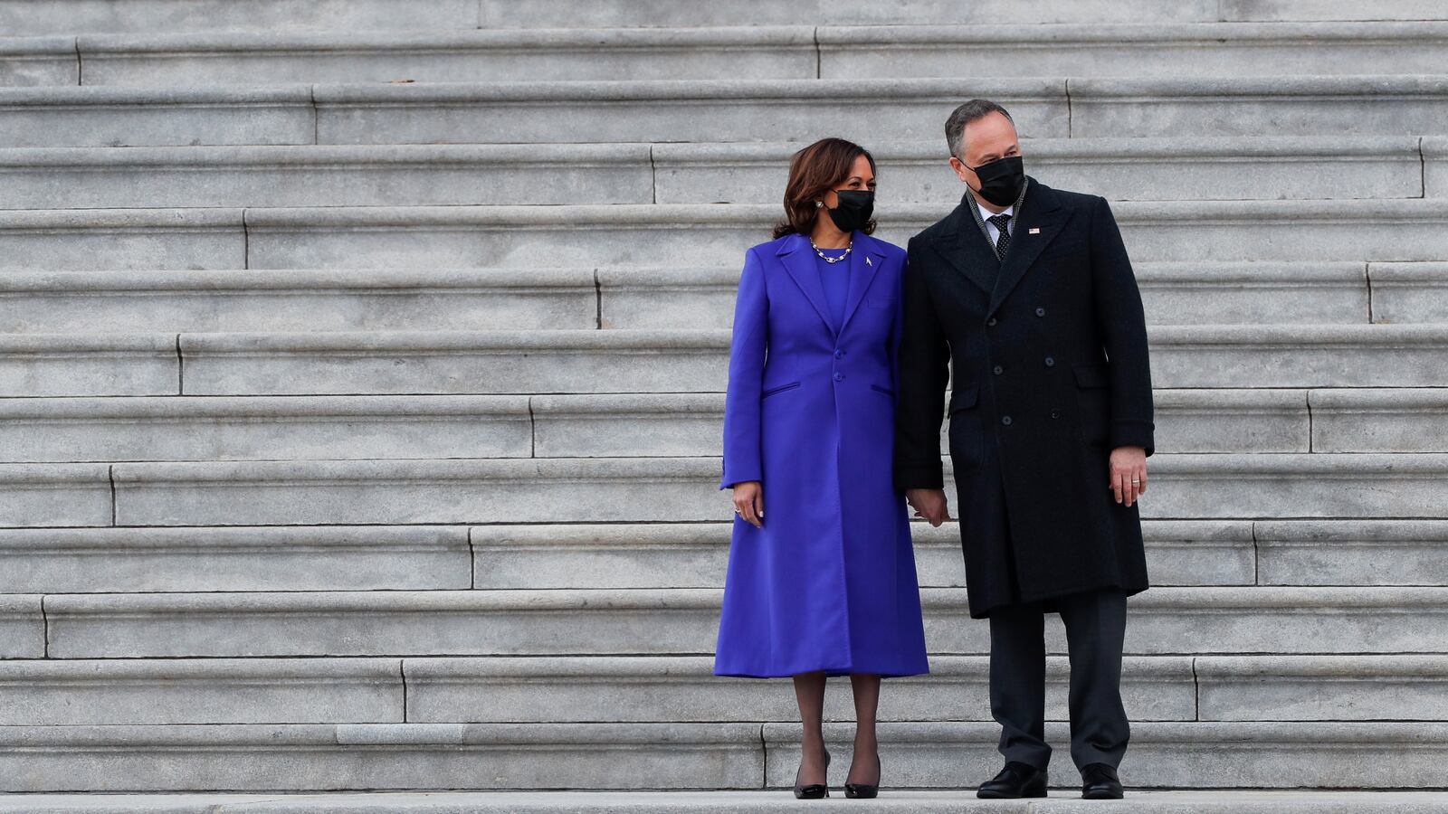 2021-01-20T194946Z_877414974_RC2VBL9J9AXC_RTRMADP_3_USA-BIDEN-INAUGURATION_npfbxz
