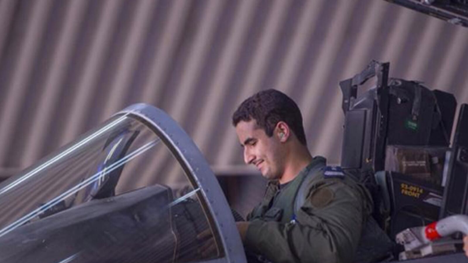 articles/2014/09/25/saudi-prince-joins-isis-bombing-run/140925-saudi-prince-jet-sykes-tease_c4phov